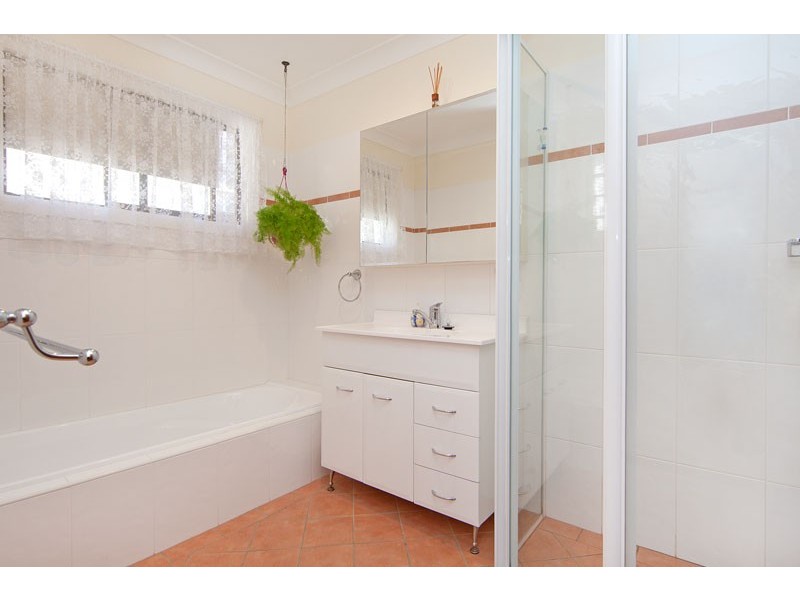 11 Jean Avenue, Berkeley Vale NSW 2261