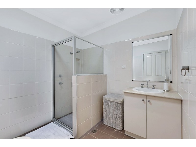 4 Pindarri Avenue, Berkeley Vale NSW 2261