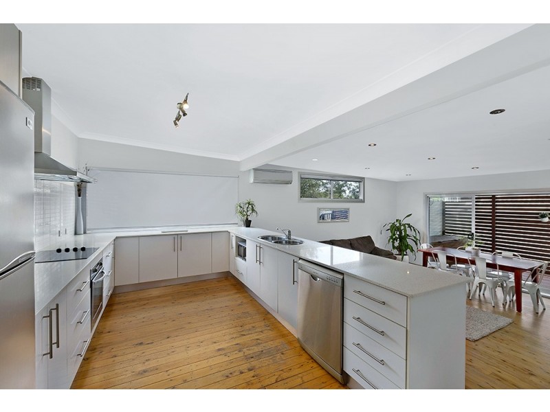 4 Pindarri Avenue, Berkeley Vale NSW 2261