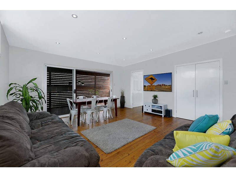 4 Pindarri Avenue, Berkeley Vale NSW 2261