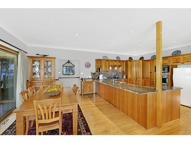 19 Lakedge Avenue, Berkeley Vale NSW 2261