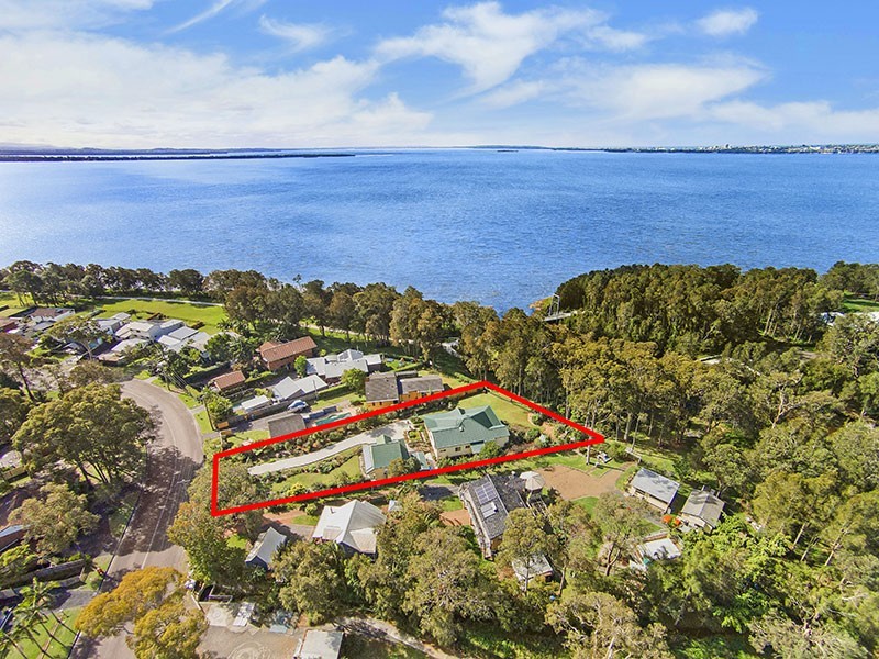 19 Lakedge Avenue, Berkeley Vale NSW 2261