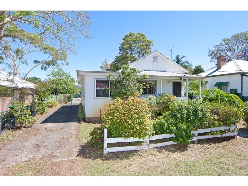 18 Alpha Road, Woy Woy NSW 2256