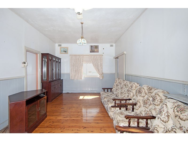 18 Alpha Road, Woy Woy NSW 2256