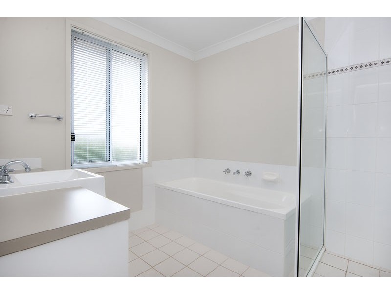 93 Settlement Drive, Wadalba NSW 2259