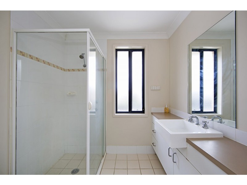 101 Settlement Drive, Wadalba NSW 2259