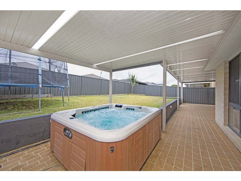 101 Settlement Drive, Wadalba NSW 2259