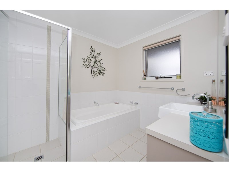 2 Seer Place, Wadalba NSW 2259