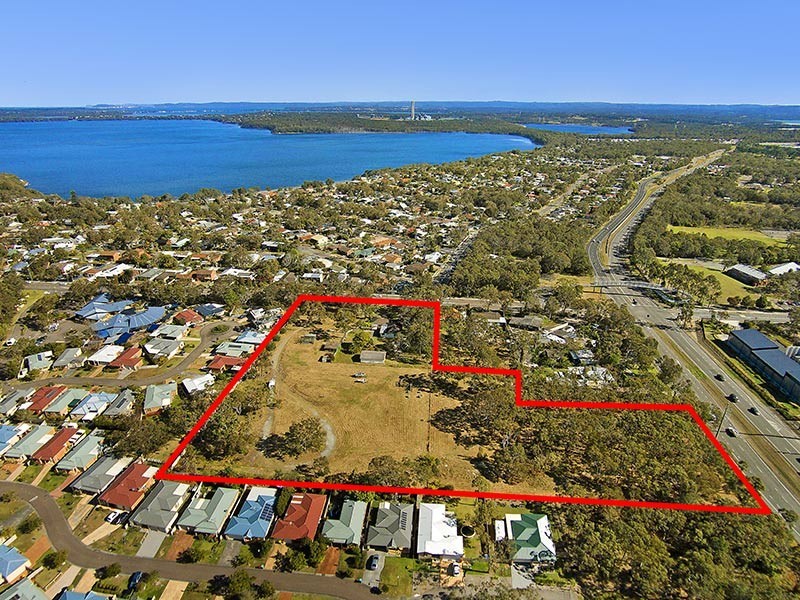 205 Elizabeth Bay Drive, Lake Munmorah NSW 2259