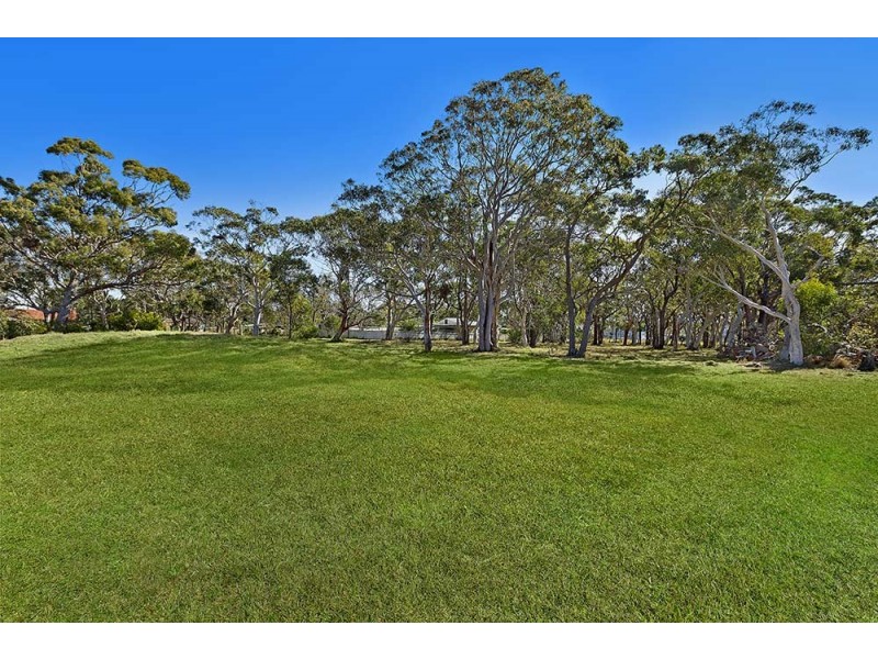 205 Elizabeth Bay Drive, Lake Munmorah NSW 2259