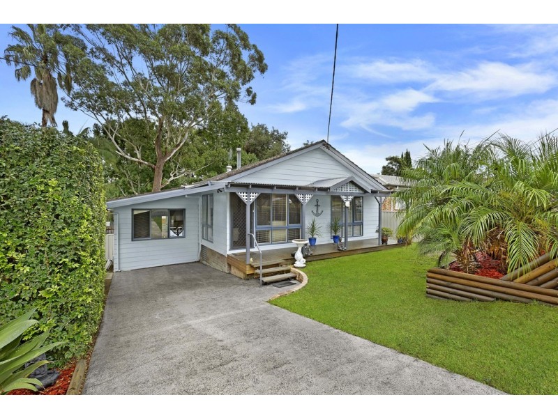 6 Kingfisher  Place, Tumbi Umbi NSW 2261