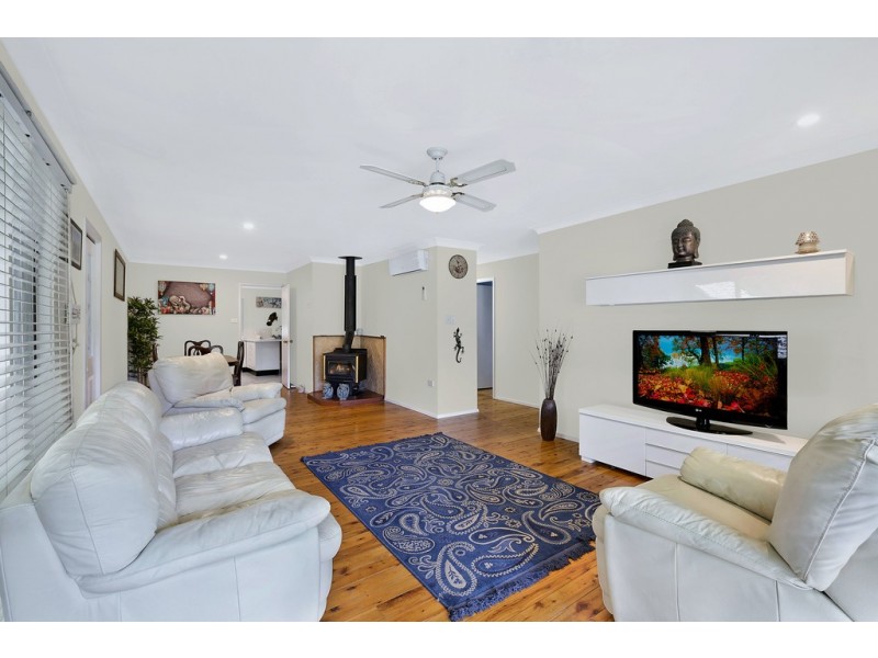 6 Kingfisher  Place, Tumbi Umbi NSW 2261