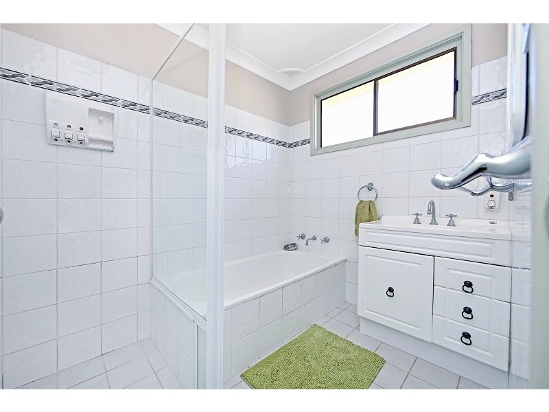 48 Clare Crescent, Berkeley Vale NSW 2261