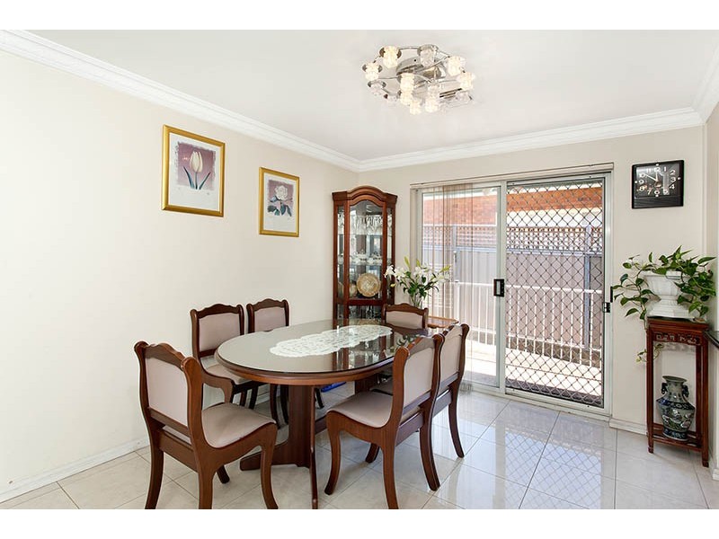 2/36 Clevedon Road, Hurstville NSW 2220