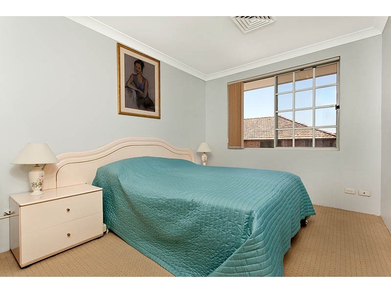 2/36 Clevedon Road, Hurstville NSW 2220