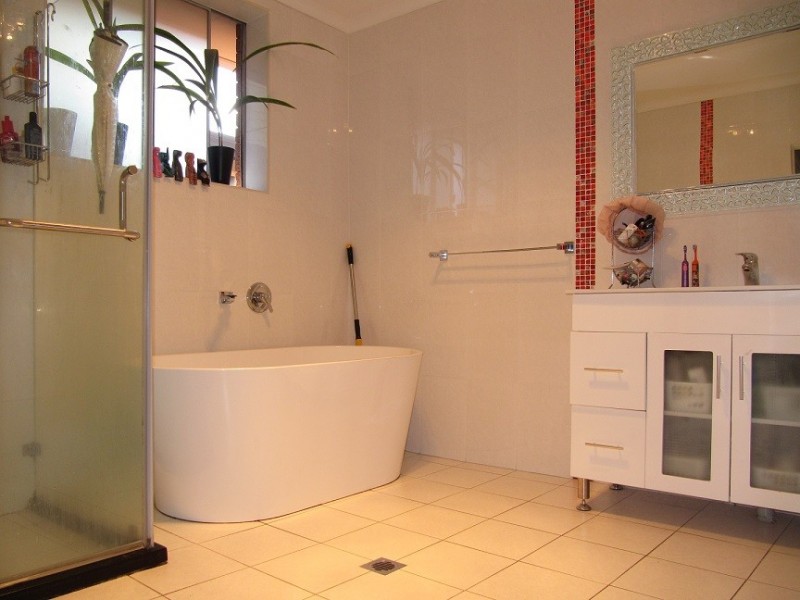 20 Vista Heights Rd, Miranda NSW 2228