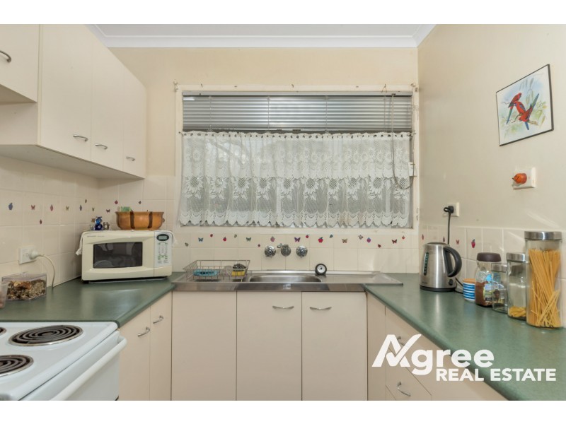 6 Amies Street, Beachmere QLD 4510