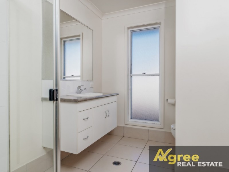 6 Midden Court, Ningi QLD 4511