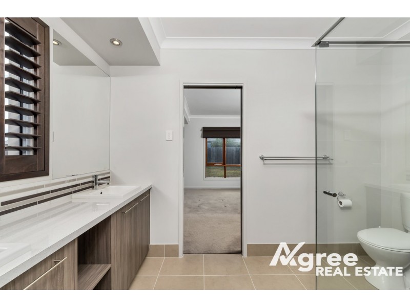 18 Eucalyptus Street, Ningi QLD 4511