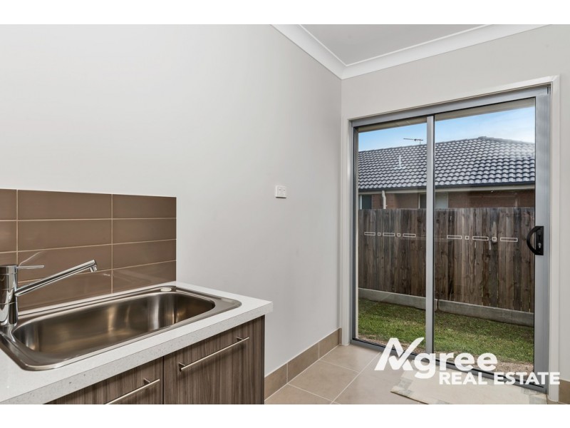 18 Eucalyptus Street, Ningi QLD 4511