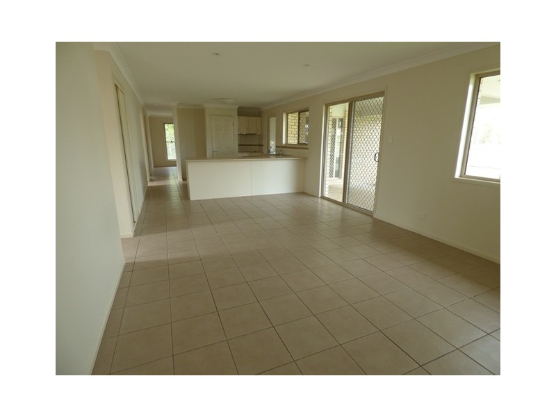 2 Sellens Court, Ningi QLD 4511