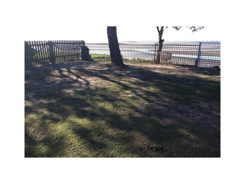 1/65 Coronation Avenue, Beachmere QLD 4510