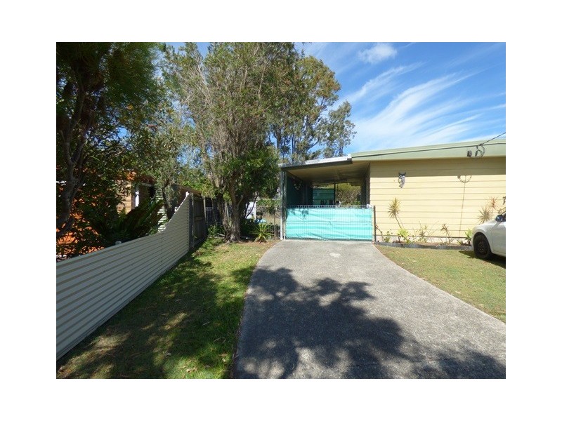 24 Lee Avenue, Bongaree QLD 4507