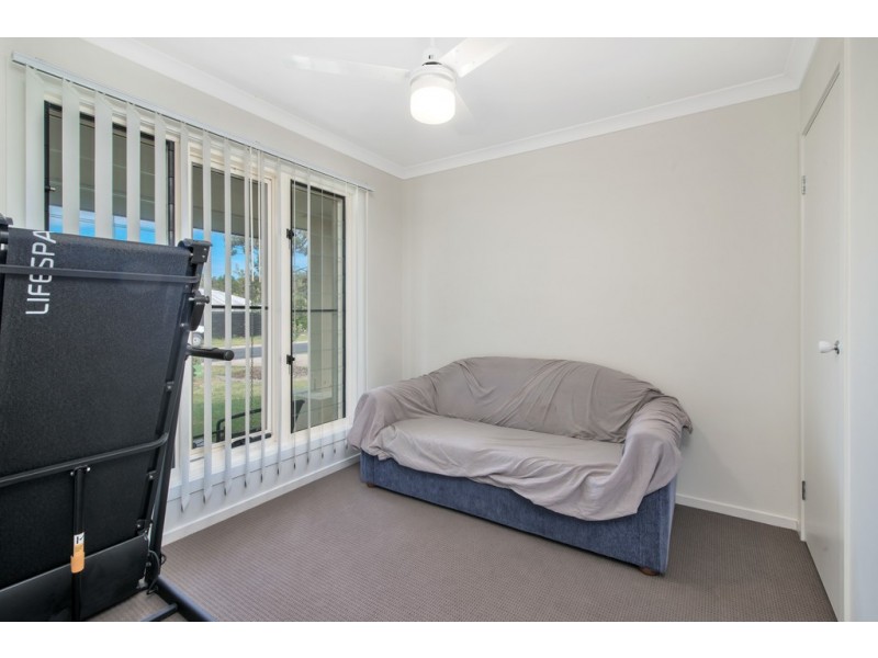 24 Broadleaf Place, Ningi QLD 4511
