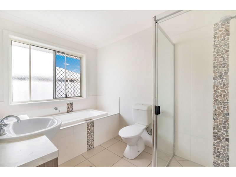 24 Broadleaf Place, Ningi QLD 4511