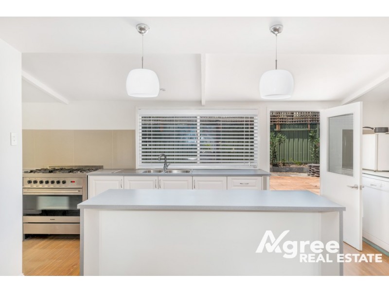 871 Beachmere Road, Beachmere QLD 4510