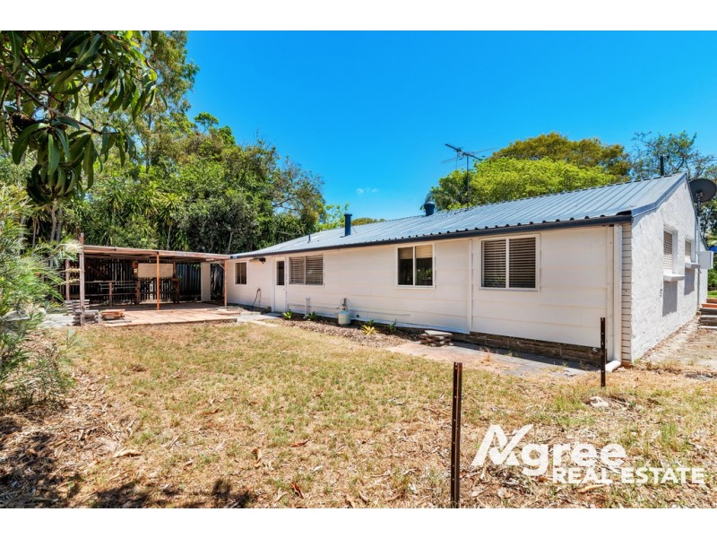 871 Beachmere Road, Beachmere QLD 4510
