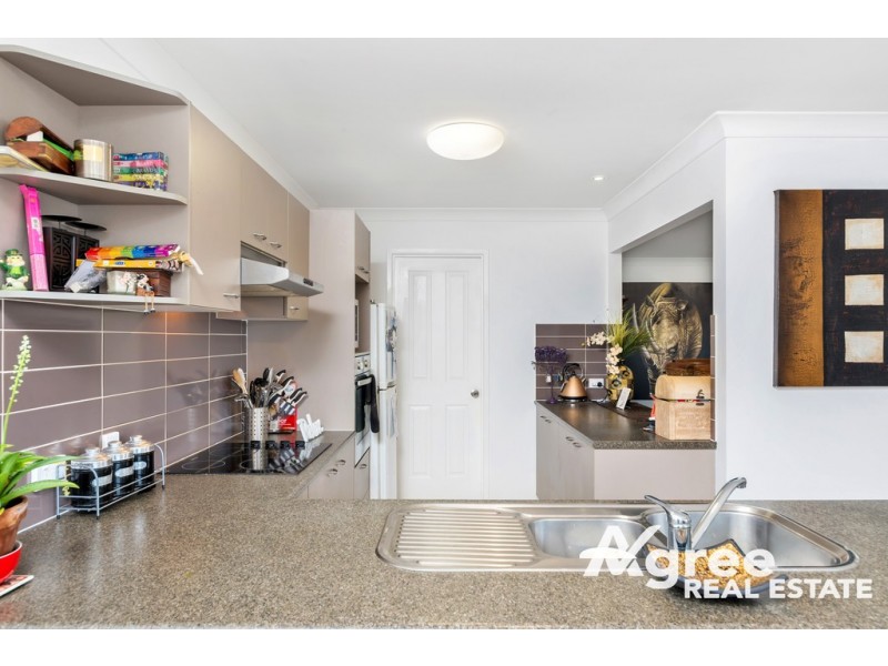 305 Bestmann Road, Sandstone Point QLD 4511