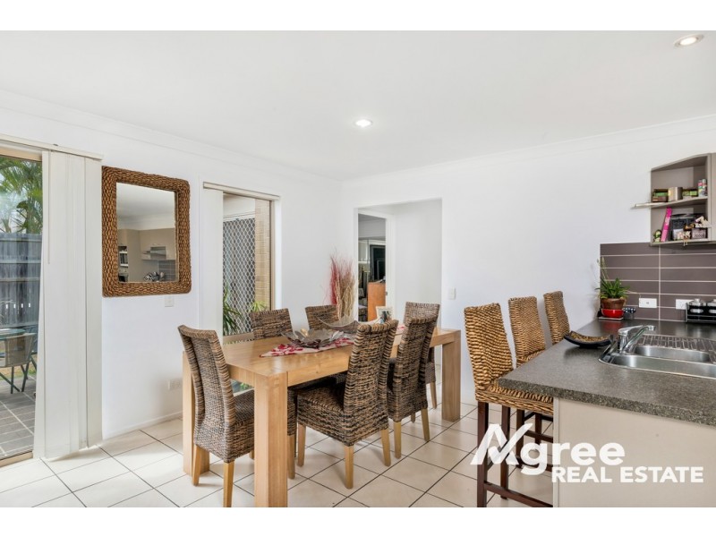 305 Bestmann Road, Sandstone Point QLD 4511