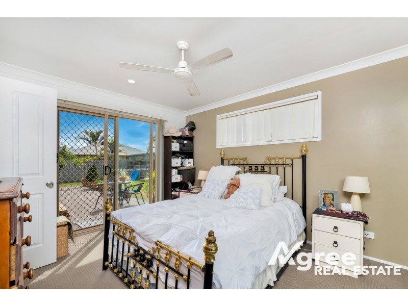 305 Bestmann Road, Sandstone Point QLD 4511