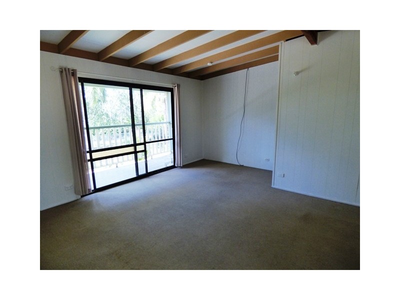 274 Bishop Road, Beachmere QLD 4510