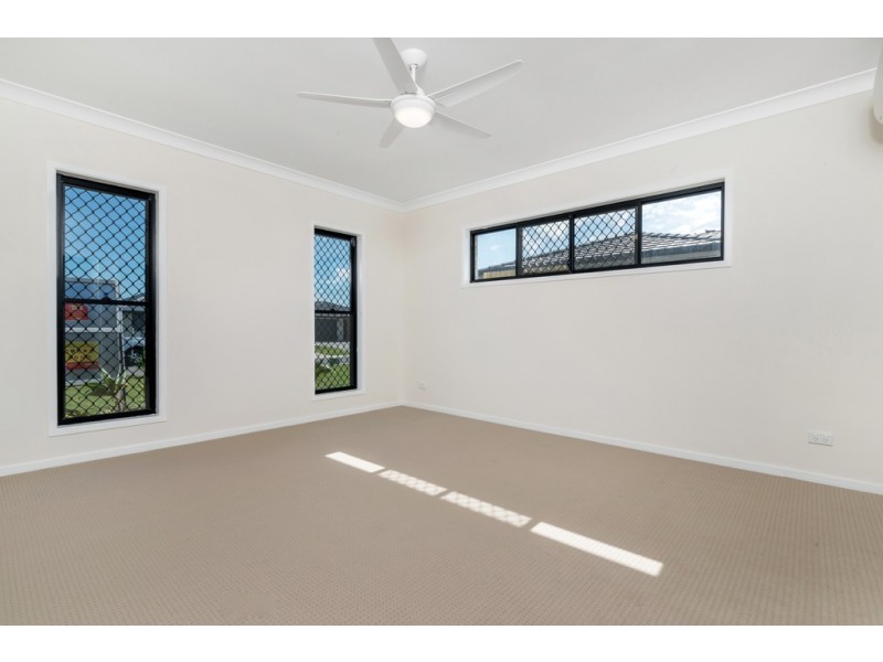 14 Grasstree Place, Ningi QLD 4511