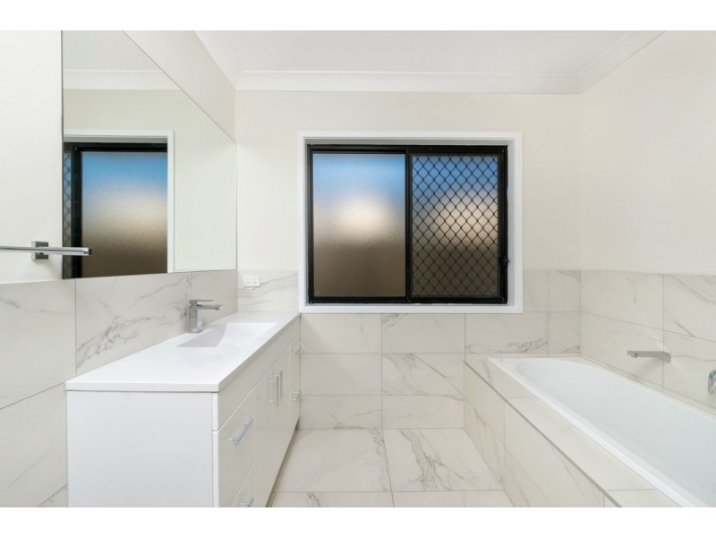 14 Grasstree Place, Ningi QLD 4511