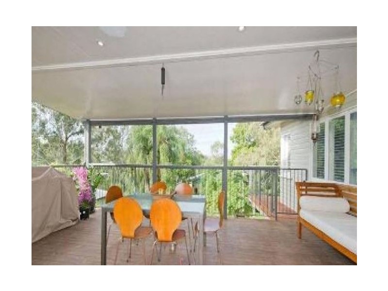 90 Simpsons Road, Bardon QLD 4065