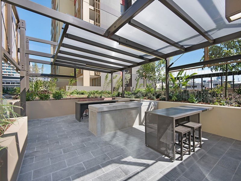 802/9 Machinery Street, Bowen Hills QLD 4006