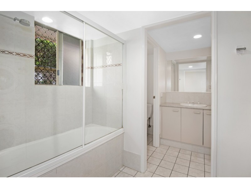 2/100 Bayview Terrace, Clayfield QLD 4011