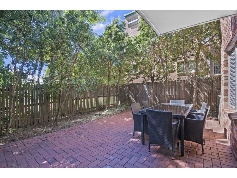 2/100 Bayview Terrace, Clayfield QLD 4011
