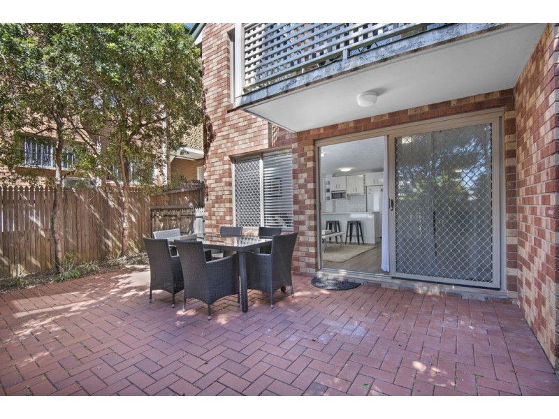 2/100 Bayview Terrace, Clayfield QLD 4011