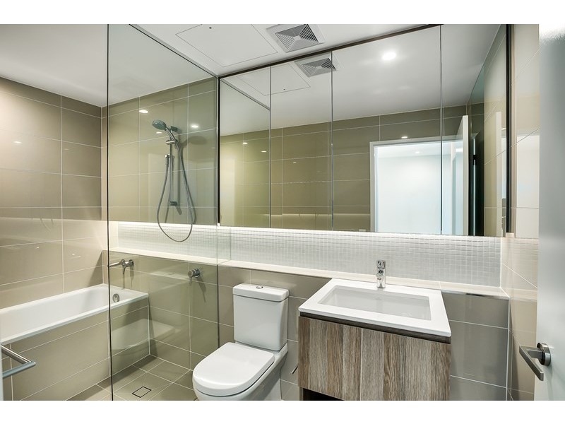 4403/18 Parkside Circuit, Hamilton QLD 4007