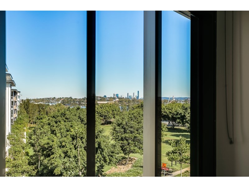 4403/18 Parkside Circuit, Hamilton QLD 4007