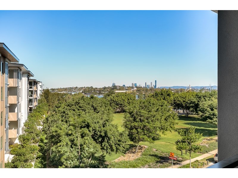 4403/18 Parkside Circuit, Hamilton QLD 4007