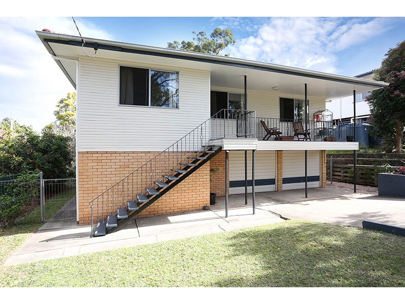 129 Camelia Avenue, Everton Hills QLD 4053