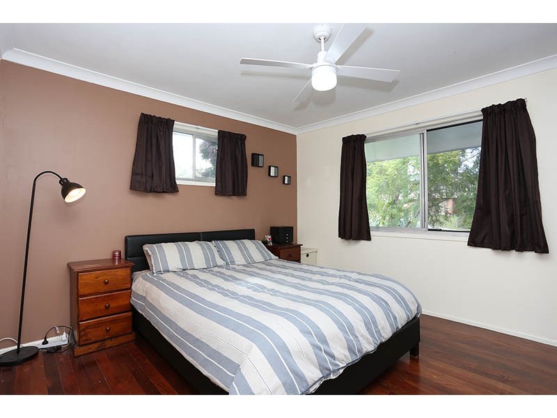 129 Camelia Avenue, Everton Hills QLD 4053