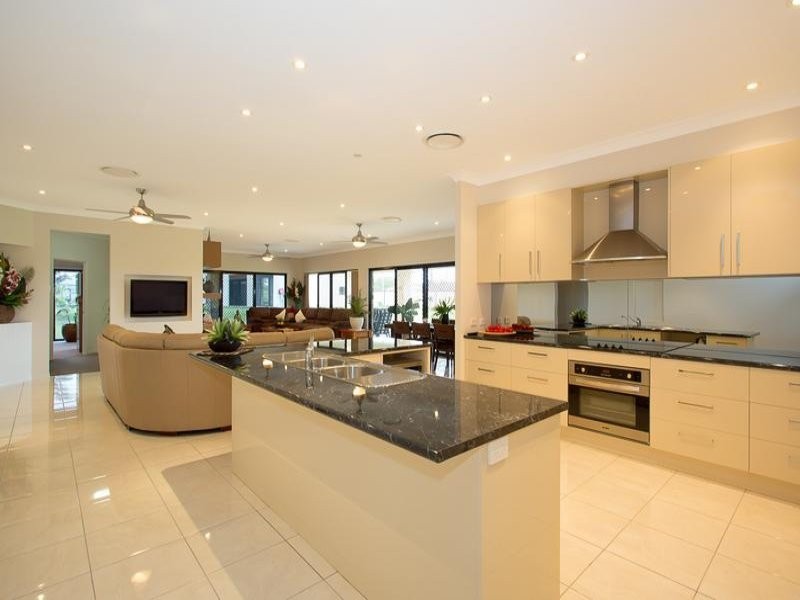 25 Barr Place, Ningi QLD 4511