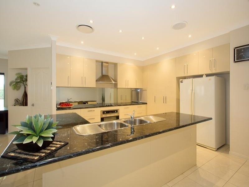 25 Barr Place, Ningi QLD 4511