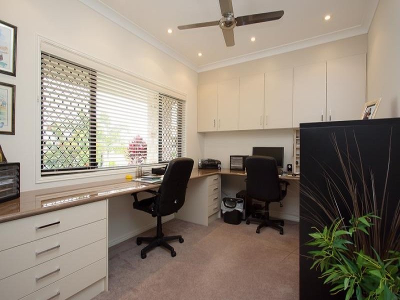 25 Barr Place, Ningi QLD 4511